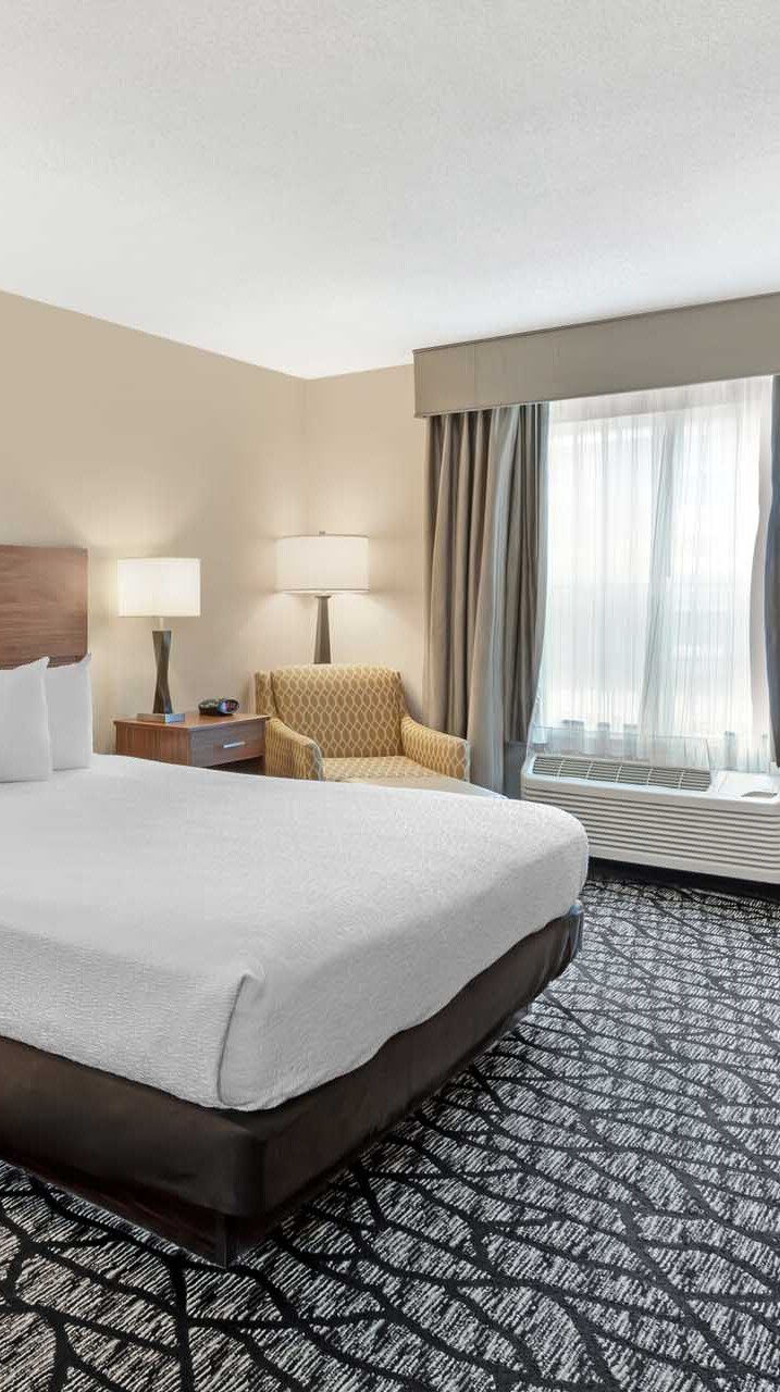 King bed in a guest room